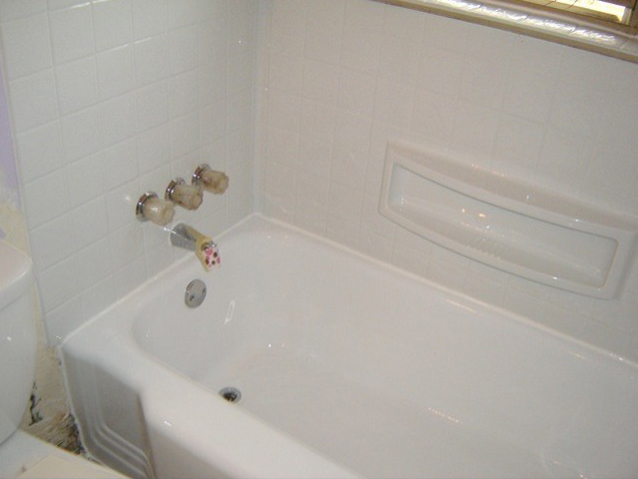 Tub Restoration Photos Before After, How To Refinish Old Bathtub